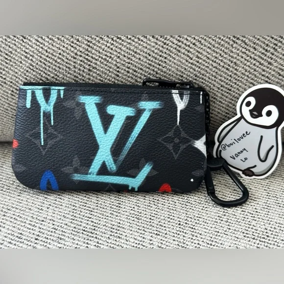 ❌SOLD❌💙❤️Louis Vuitton Monogram Eclipse LV Graffiti Key Pouch Multicolor🖤❤️ - Picture 3 of 9